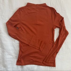 Everlane funnel neck micro rib pima cotton long sleeve top size s, terracotta